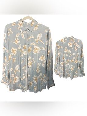 Chico’s Light Blue Floral Button-Up Blouse – Size Large